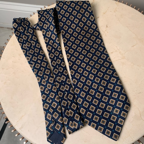 Parksder Navy Gold Geometric Patterned Handmade Silk Tie - Picture 3 of 7